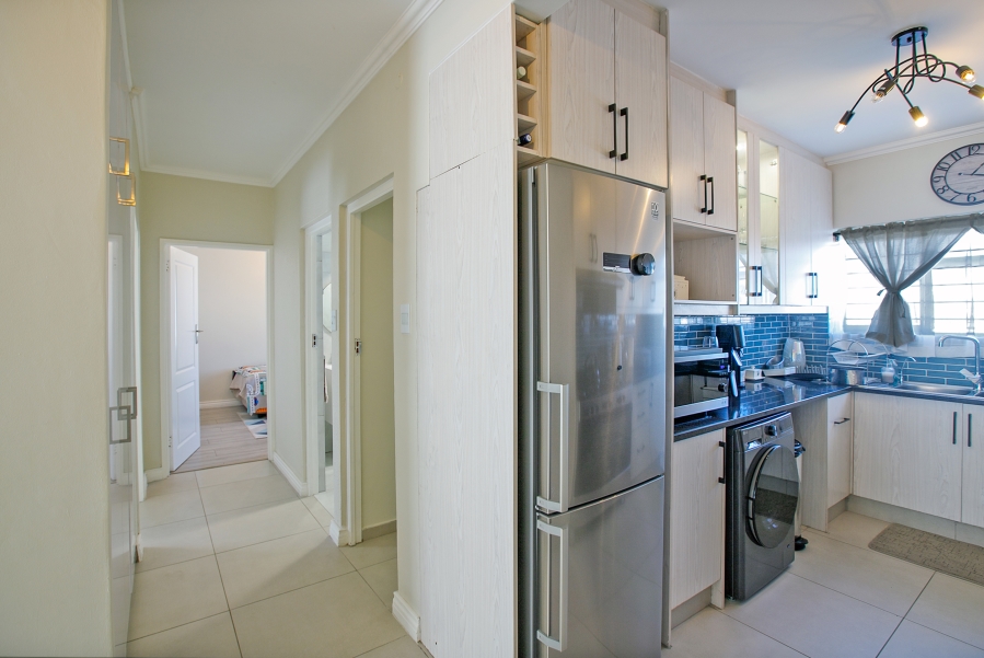 2 Bedroom Property for Sale in Wynberg Upper Western Cape